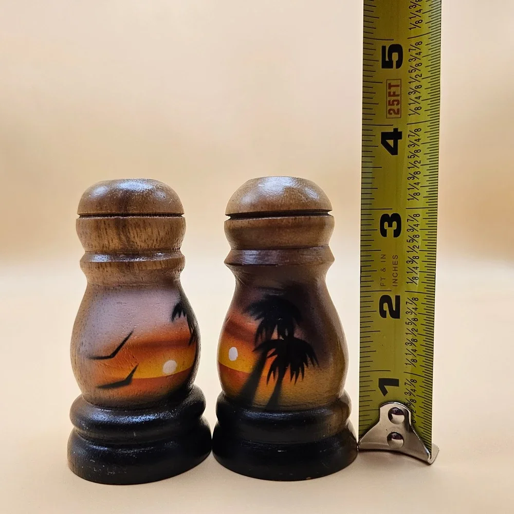 Vintage Wooden‎ Salt and Pepper Shakers Tropical Sunset Palm Tree Design